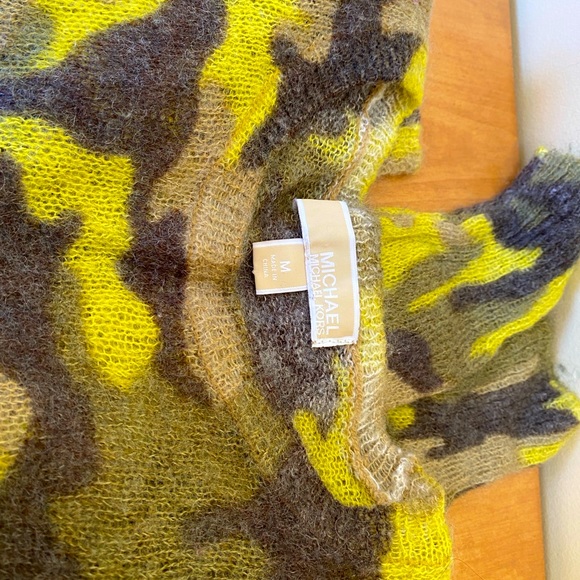Michael Kors Camouflage Light Wool Blend Sweater Size M. - Picture 2 of 3